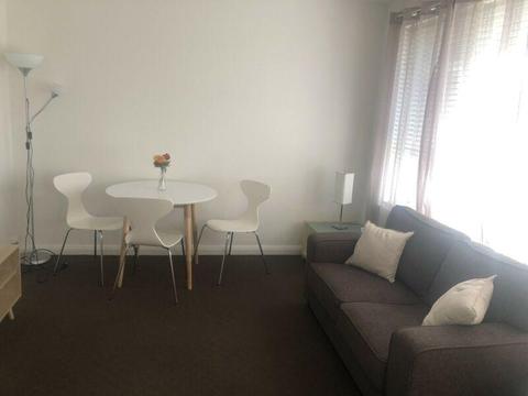 Fully Furnished One Bedroom Apartment in Caulfield South