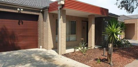 Minutes from both Highland Shopping Centre and Craigieburn Central