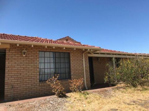 Big family house for rent in Thornlie, Forest Lake area
