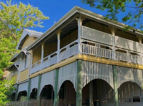 Beautiful renovated Queenslander house for removal