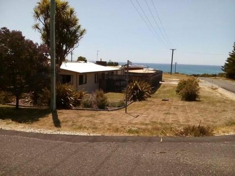 Beach house for sale in Lulworth Tasmania