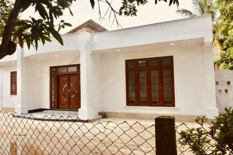 Wanted: Double Story Luxurious House Immediate for Sale in Negombo