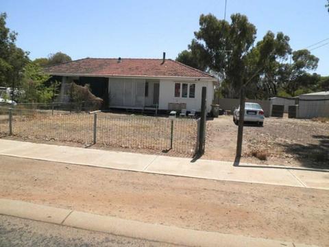 Spacious, comfortable, 3 bedroom Unit for sale in Brookton