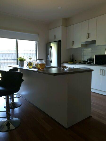2 Rooms for rental in Mawson Lakes