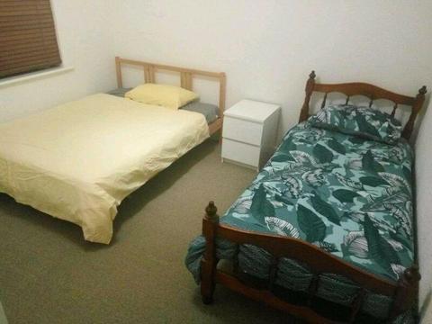 2 Bed Roomshare - All Bills Inc - In Friendly Flat In St Kilda
