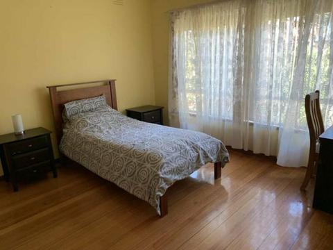 $145/week - ROOM FOR RENT - St Albans - bills included