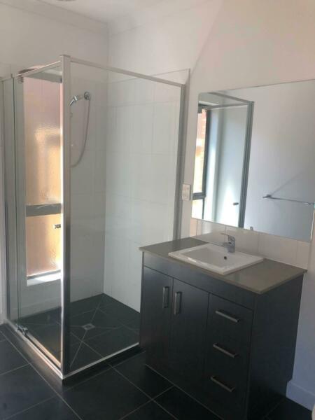 Room for rent close to Wyndham Vale Station