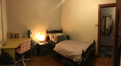 Private room, friendly and clean, Marrickville