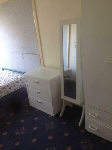 Room for rent North Wollongong