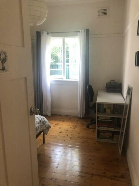 Furnished Room For Rent With 2 Females In Ashbury
