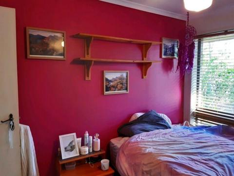 QUEEN ROOM $40 PER WEEK FLINDERS VIEW FURNISHED CLOSE TO TRANSORT