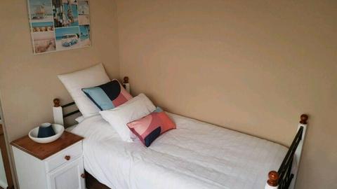 King Single room for rent $180 p/w in Treendale