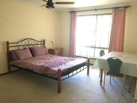 Bedroom for Rent (1 Includes own Ensuite & Study) - Near Curtin Uni