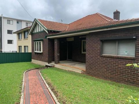Great 3 Bedroom Home Within Walking Distance to CBD