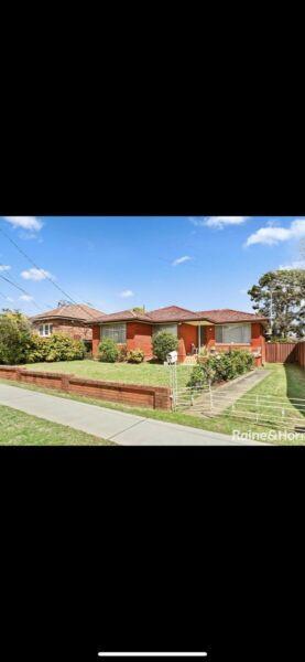 Brick House in Canley Heights for rent inc bill - excellent location
