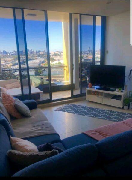 Room to Rent - Penthouse Apartment in Mascot -Short Term