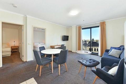 2 Bedroom Apartment with TWO Balconies and CBD Skyline Views $860p/w