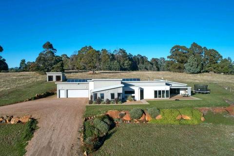 House for sale in tassie