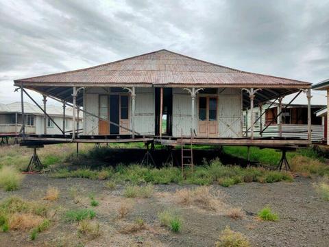 REMOVAL HOUSE FOR SALE