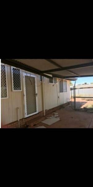 two good houses in Leonora for selling