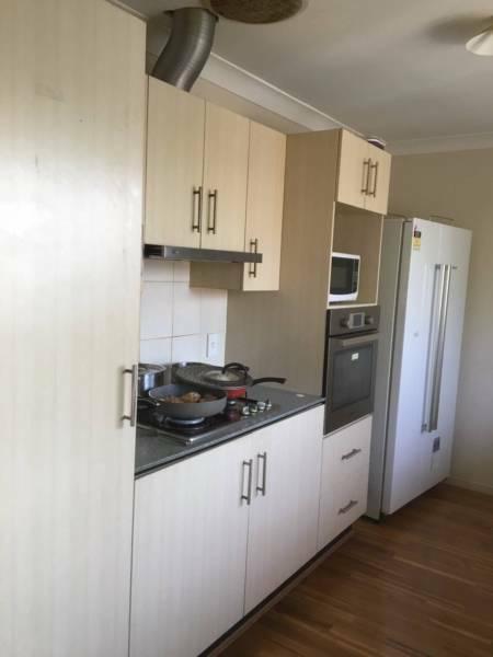 FURNISHED DOUBLE ROOM WALK TO TRAIN,BUS,SHOP, 11 KMS TO CBD