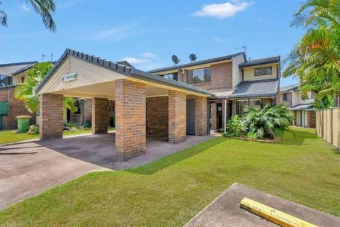 Central Gold Coast 3-bedroom Villa for short term rent - Best Deal!