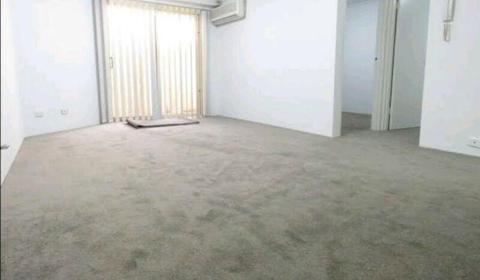Rooms for rent in bankstown 2 minutes walk from station