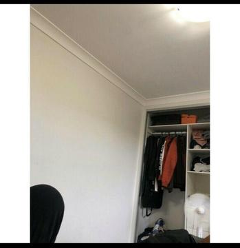 Room for rent close to train station 2 minutes walk