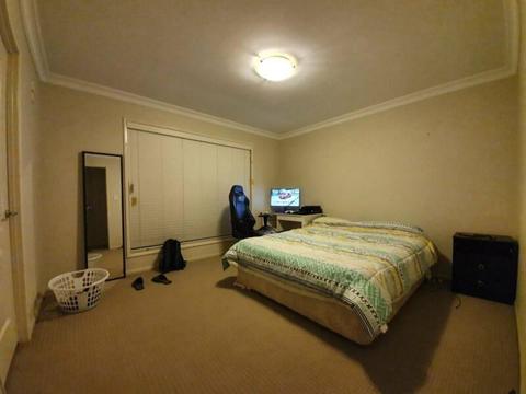Room for Rent in Rutkin Street, Kearneys Spring, QLD