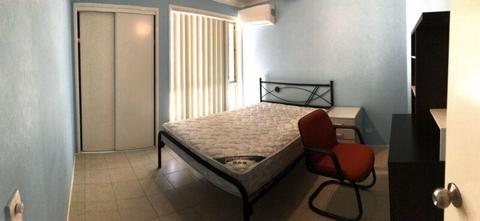 Aircon bedroom for rent in Calamvale, available now
