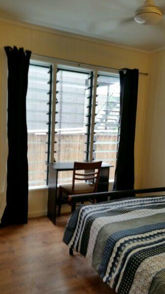 SINGLE ROOM 5mts BEHIND CAIRNS CENTRAL