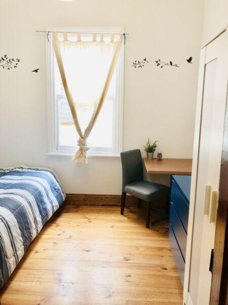 Cozy Fully Furnished clean room tram 1min away