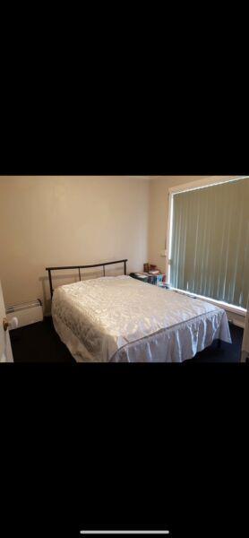 Room available in deer park