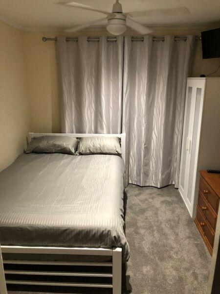 ALL BILLS INCLUDED ROOM FOR RENT $$$180 pw