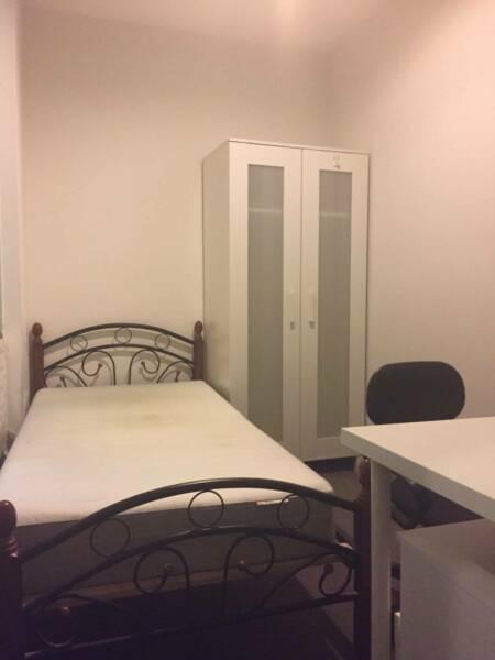 Single room for rent near Melb Uni