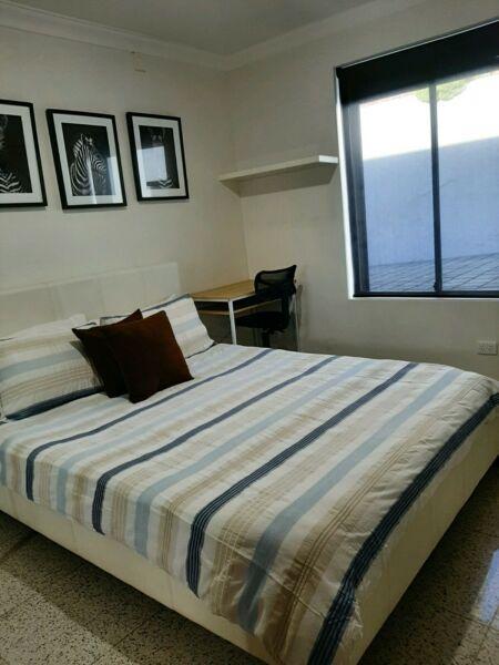 ROOM FOR RENT fully furnished Como area