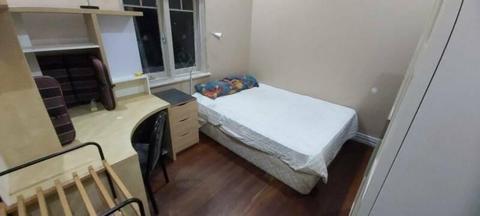 Room for rent near UWA, includes all bills