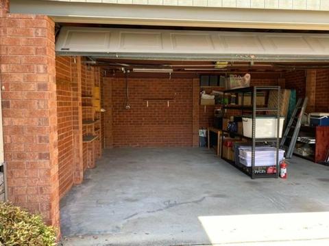 Garage space for rent in Eltham North