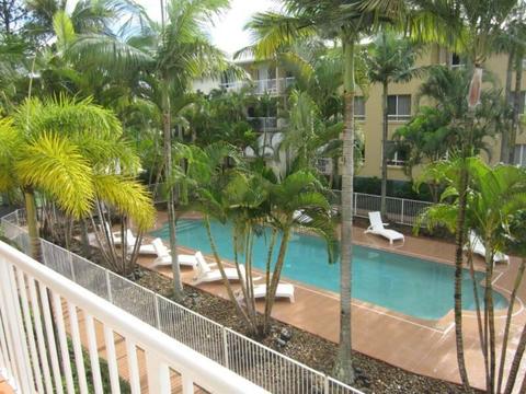 Fully Furnished 2 bedroom 2 bathroom Apartment Surfers Paradise