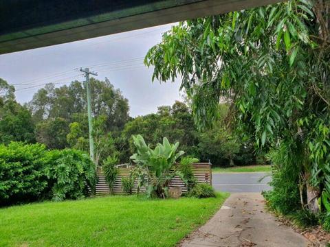 3 br hse Coomera Shores great location close river shops tavern