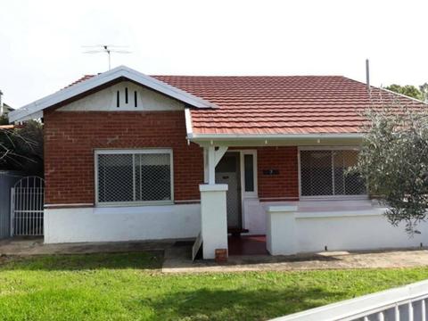 Bowden 2 Bedroom House FOR RENT $300pw