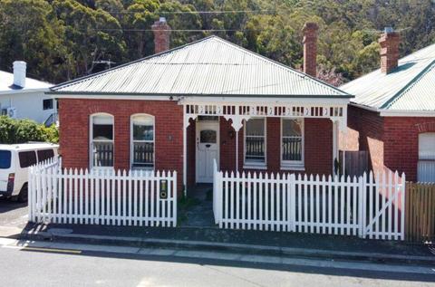 South Hobart HOUSE **AMAZING LOCATION**