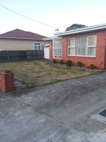 2 BED HOUSE FOR RENT MOONAH VERY CENTRAL