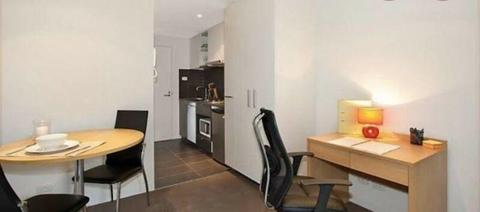 For rent large studio 1br apartment (Close to Unimelb)