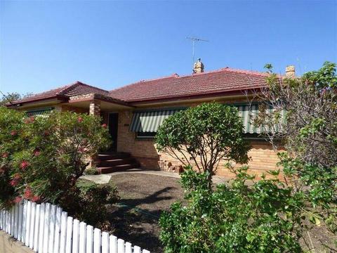 4 Rooms- 3 Bedroom plus Study - house for rent in Stawell