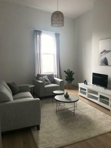 Fully furnished and newly renovated Ascot Vale apartment for rent