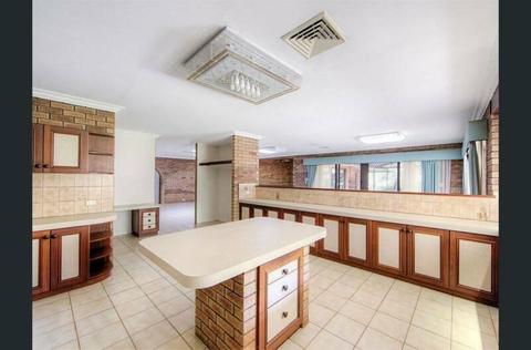 Massive home in Lesmurdie to Rent