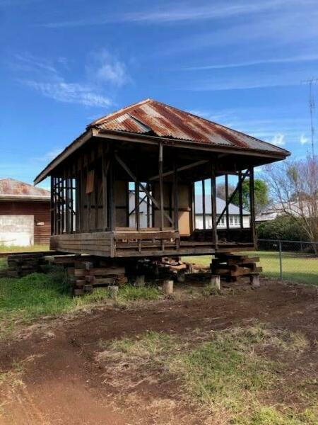 RUSTIC VINTAGE CABIN ON 1000.SQM UNFINISHED PROJECT WILL TRADE