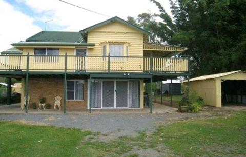 Queenslander on3.5 Acres with 4 bed 2 bath 2 car plus pool and solar
