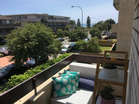 BEACHFRONT Roomshare in Dee Why - $185 pw